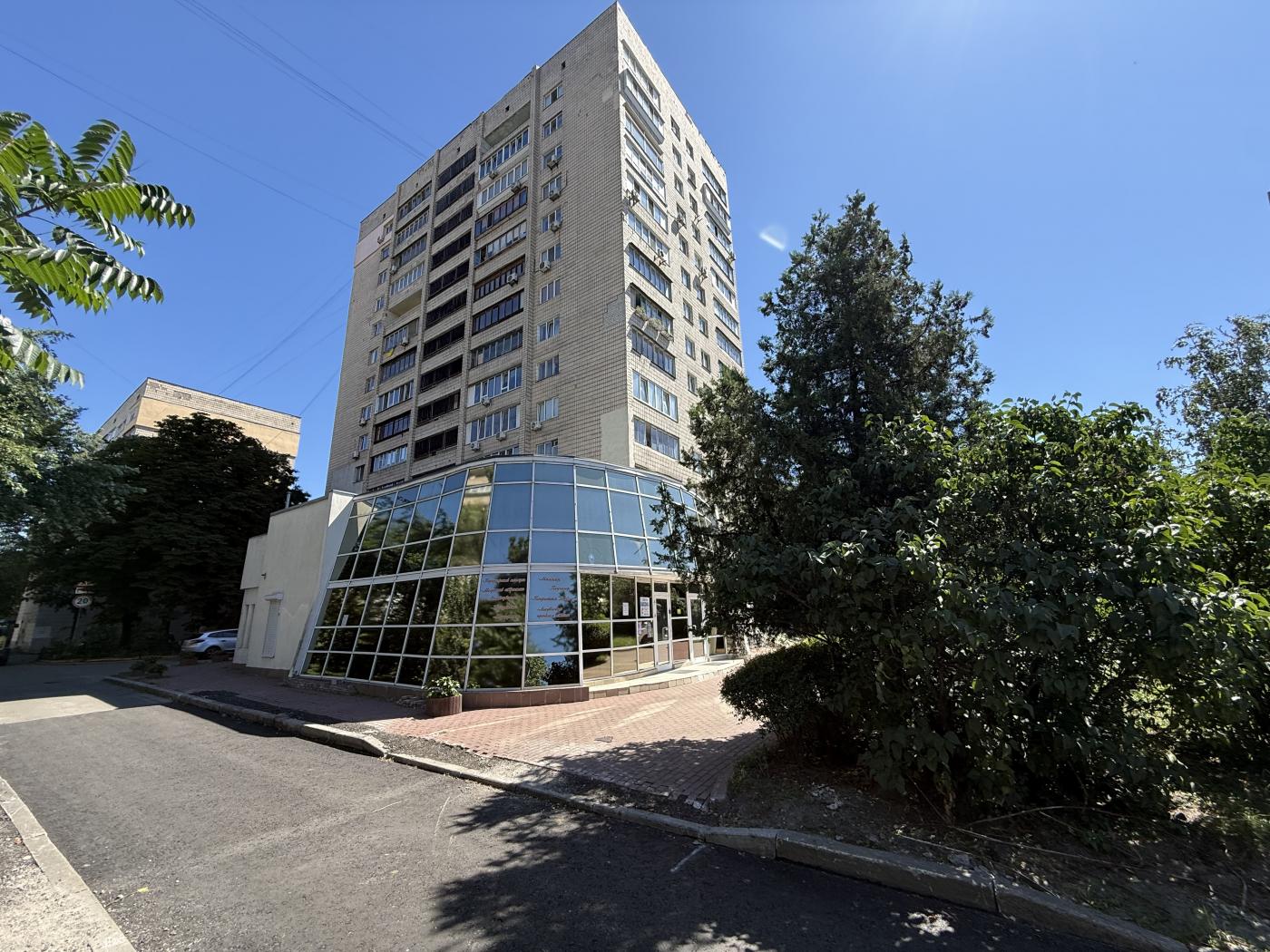 Продам  2к. квартиру 53м2.  просп. В. Лобановського 39Б. Севастопольська площа