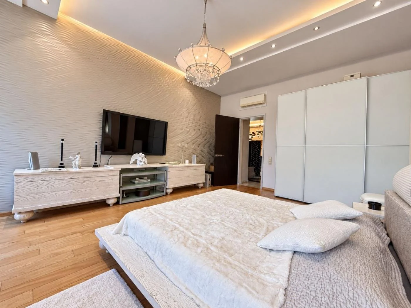 ОРЕНДА Без% | Дизайнерська 2к квартира 120 м² | Пасаж | Хрещатик, 15 |