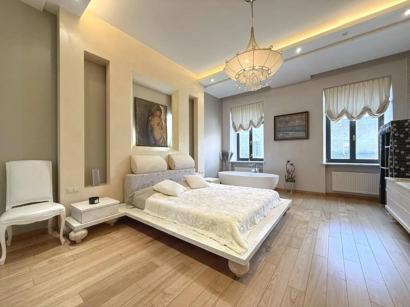 ОРЕНДА Без% | Дизайнерська 2к квартира 120 м² | Пасаж | Хрещатик, 15 |