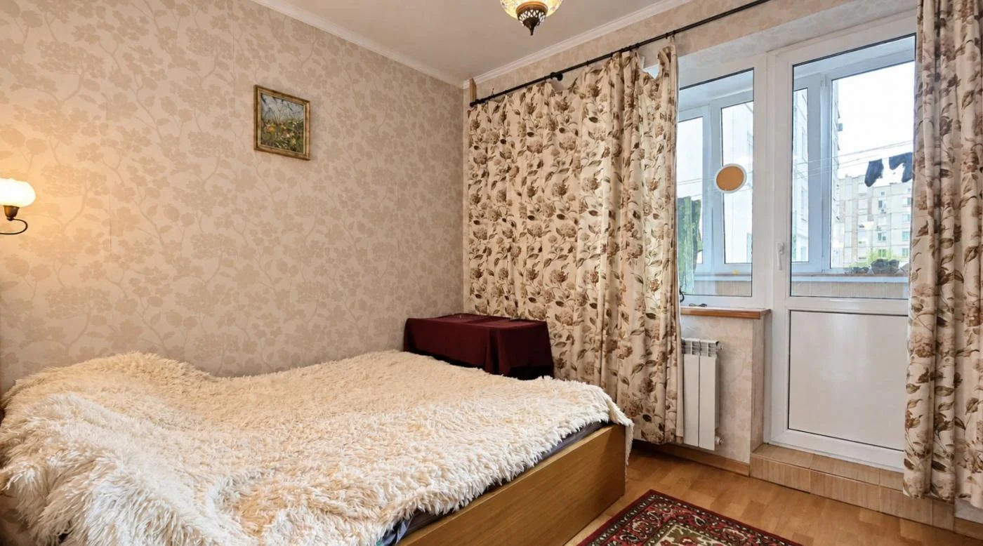Продаж 3-кімнатна на Позняках | 6 поверх | 2 балкони | меблі | Руденко 15/14