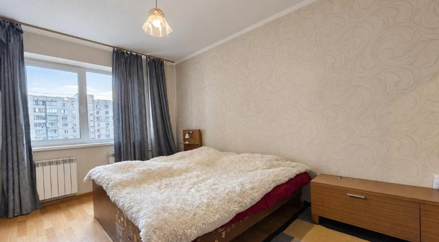 Продаж 3-кімнатна на Позняках | 6 поверх | 2 балкони | меблі | Руденко 15/14